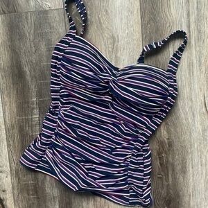 Nip tuck swim top size 4 navy red white